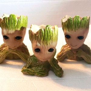 3 Groot planters
